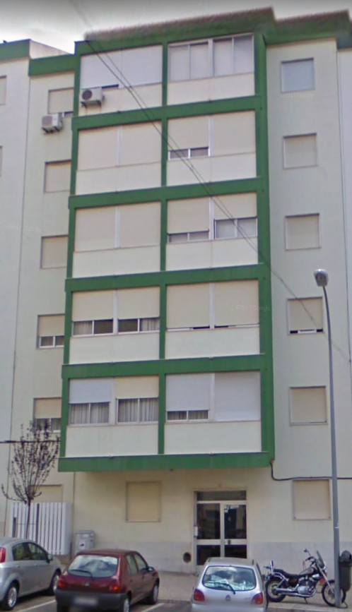 Apartamento T2 com 69m2 + 5m2 TOTALMENTE REMODELADO 