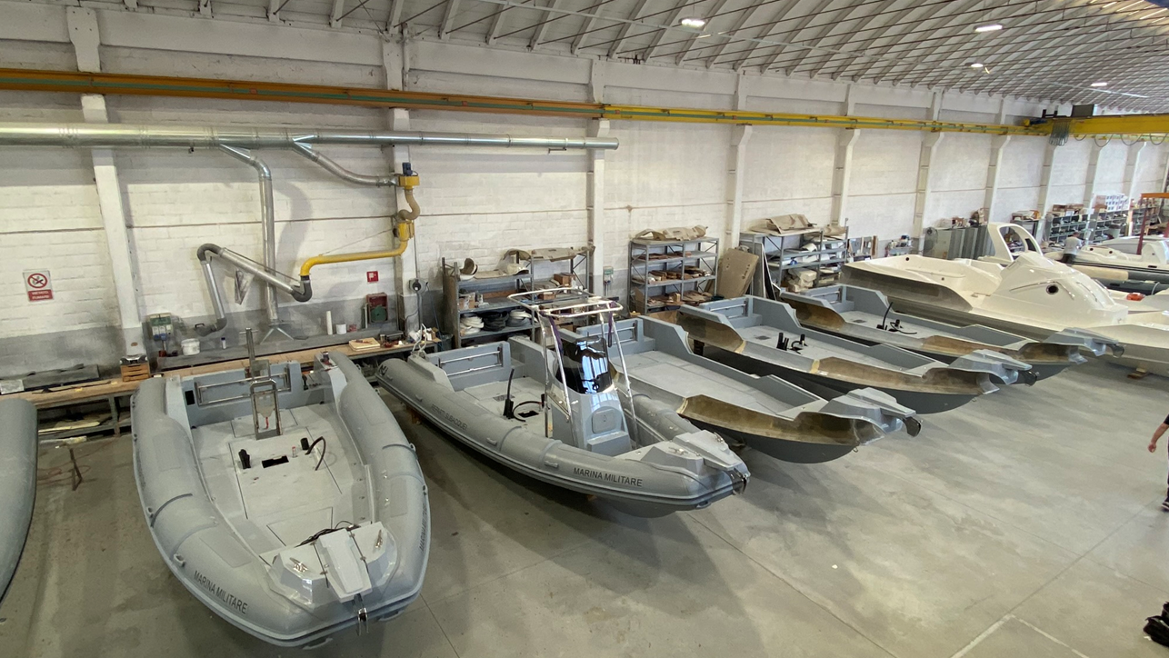 Barcos insuflveis , semirrgidos ou simples , verses militares 